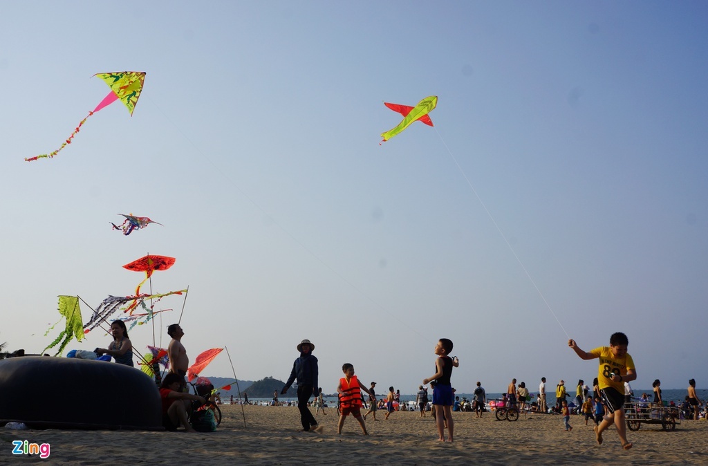 Hoc sinh nghi le 30/4 anh 1