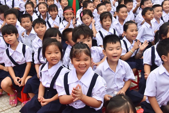 Tuyen sinh dau cap: Truong nao duoc tuyen trai tuyen? hinh anh