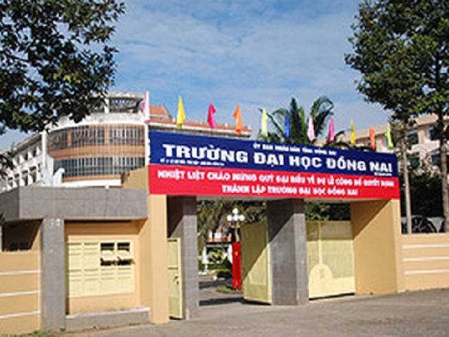 Hieu truong DH Dong Nai bi cach het chuc vu trong Dang hinh anh