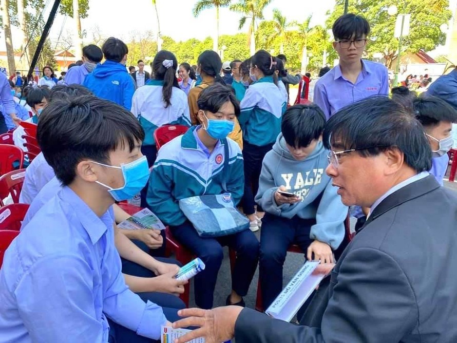 PGS Do Van Dung gui de xuat toi tan Bo truong GD&DT Nguyen Kim Son hinh anh