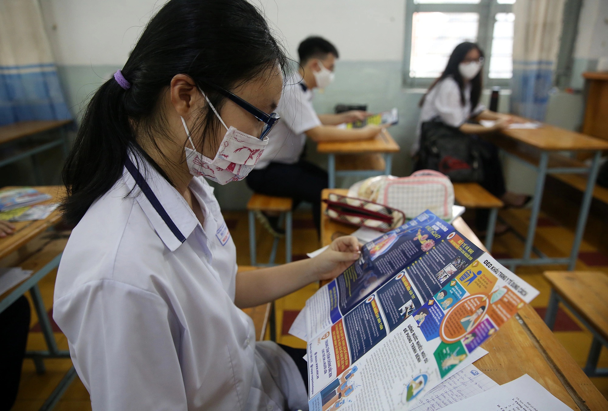 TP.HCM chi dao cac truong hoc tang cuong phong dich Covid-19 hinh anh