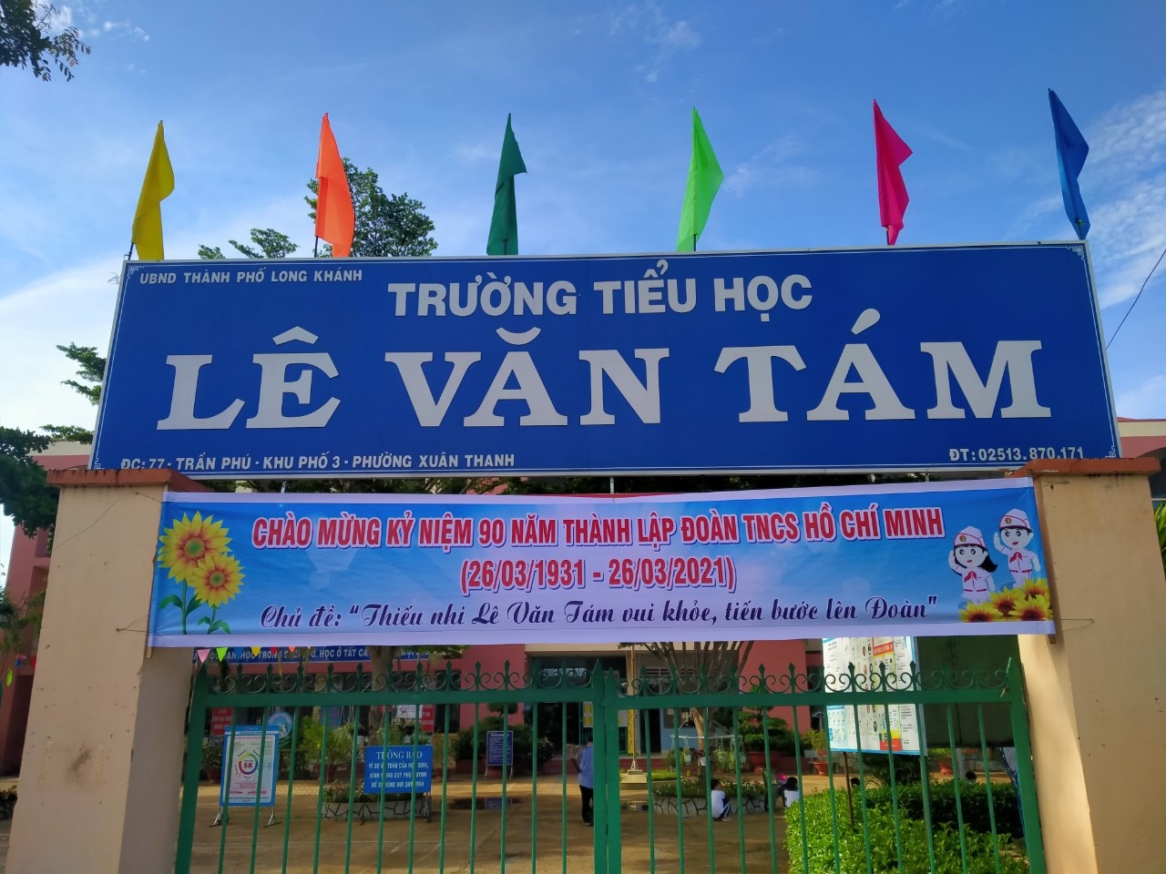 Mot truong tieu hoc o Dong Nai bi phong toa vi co hoc sinh la F1 hinh anh