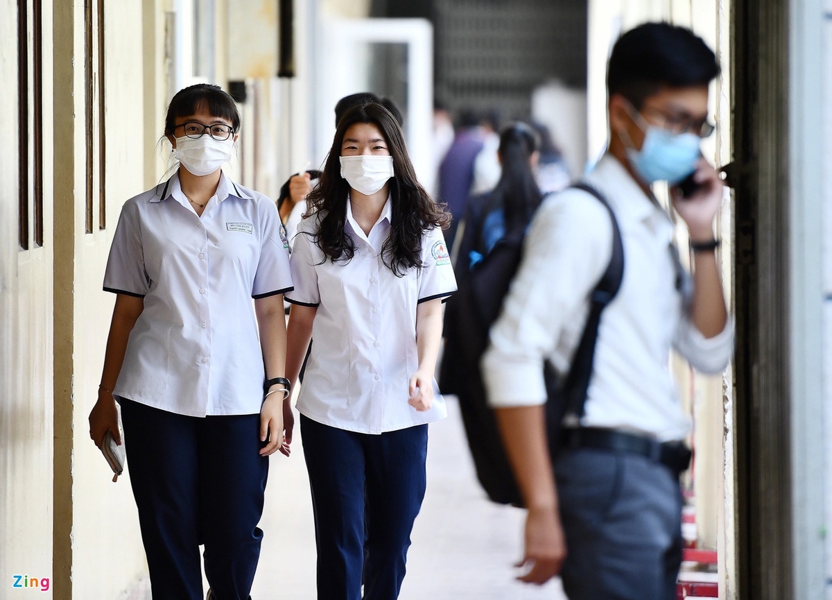 hoc sinh TP.HCM nghi dich anh 1