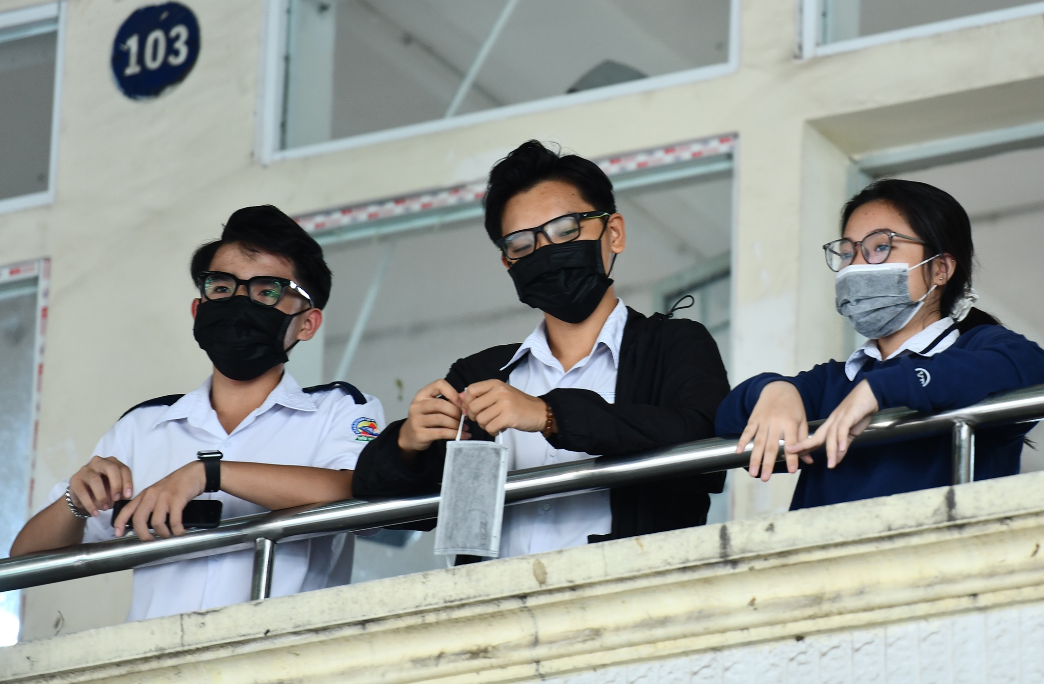 25 tinh, thanh cho hoc sinh tam dung den truong hinh anh