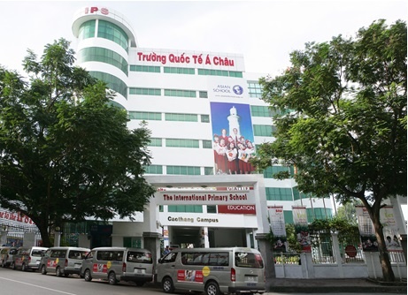 Hon 1.100 chu ky phan doi muc tang hoc phi cua truong Quoc te A Chau hinh anh