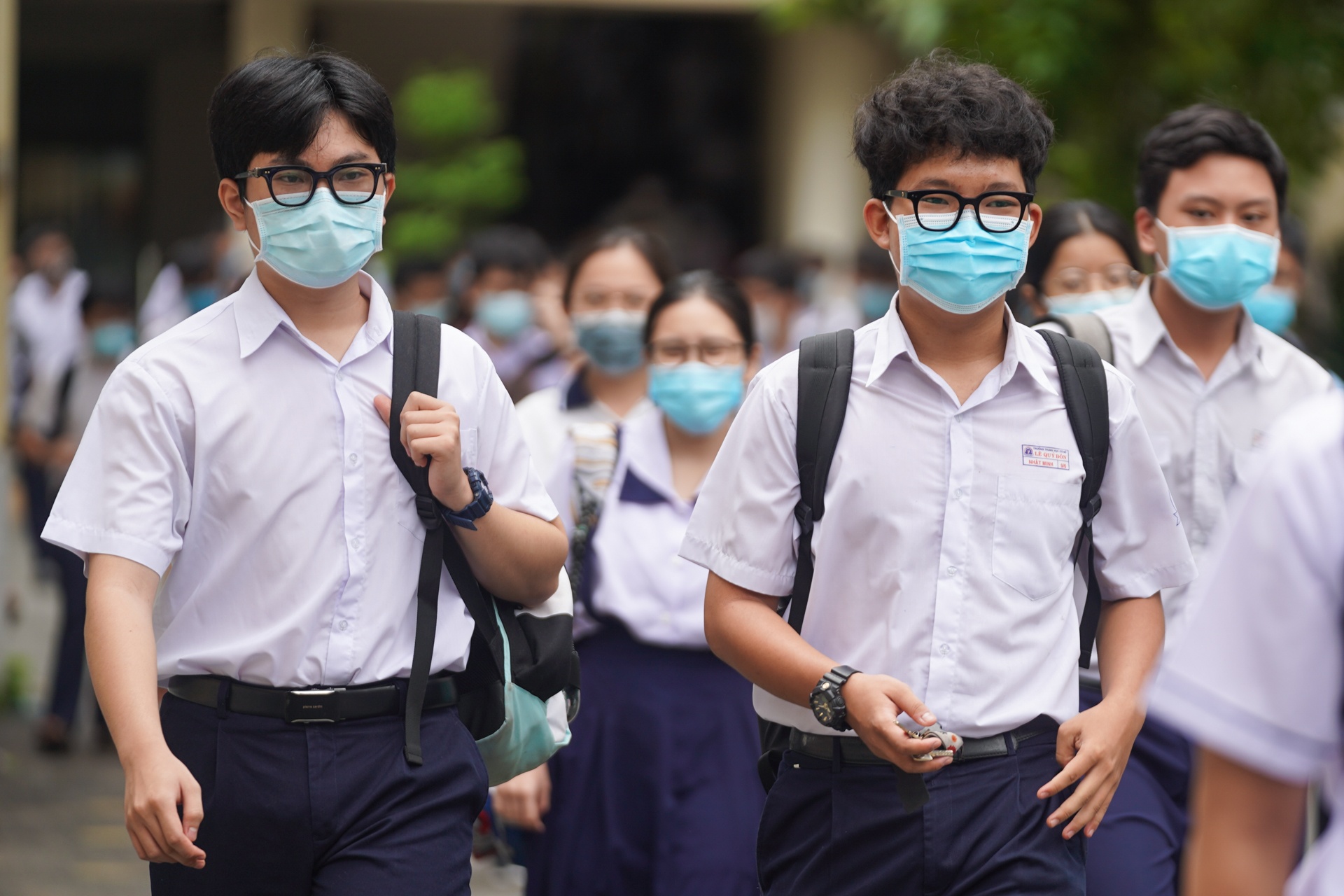 TP.HCM cho hoc sinh lop 9 va 12 ngung den truong hinh anh