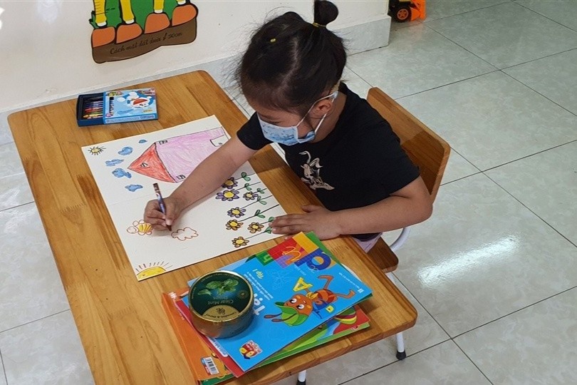 Lop hoc thanh khu cach ly cua 34 tre mam non o Bac Giang hinh anh