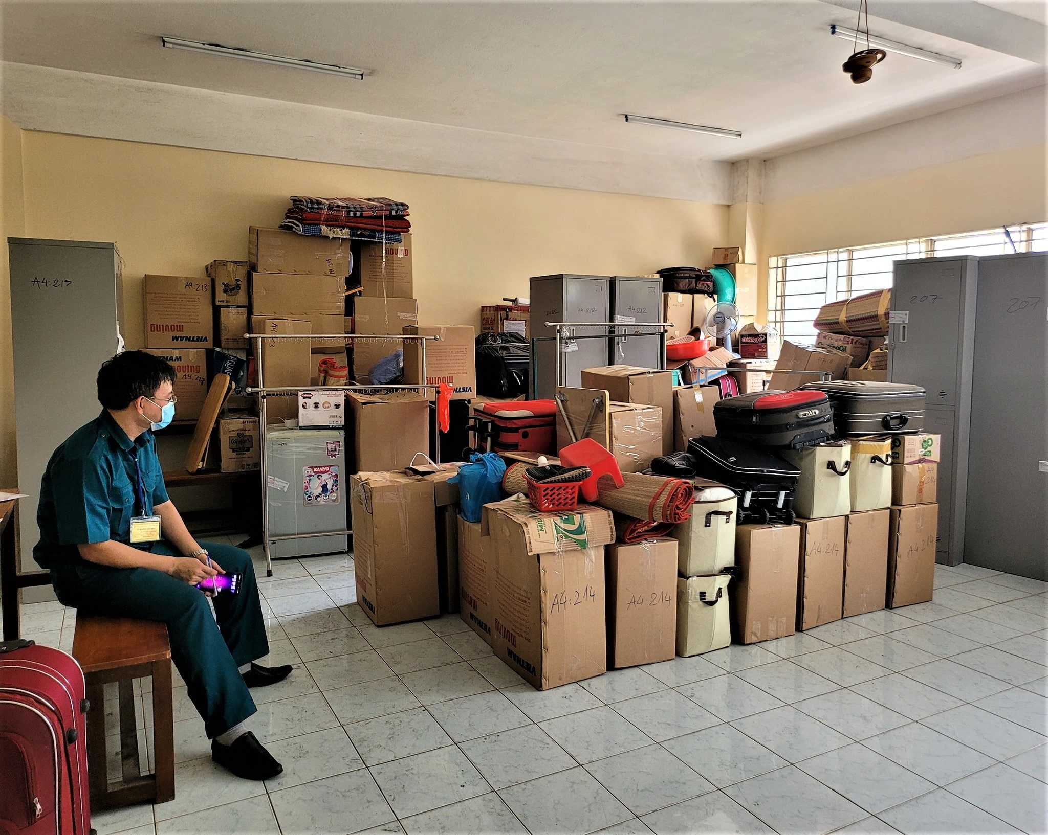 sinh vien gui mi o lai khu cach ly anh 9