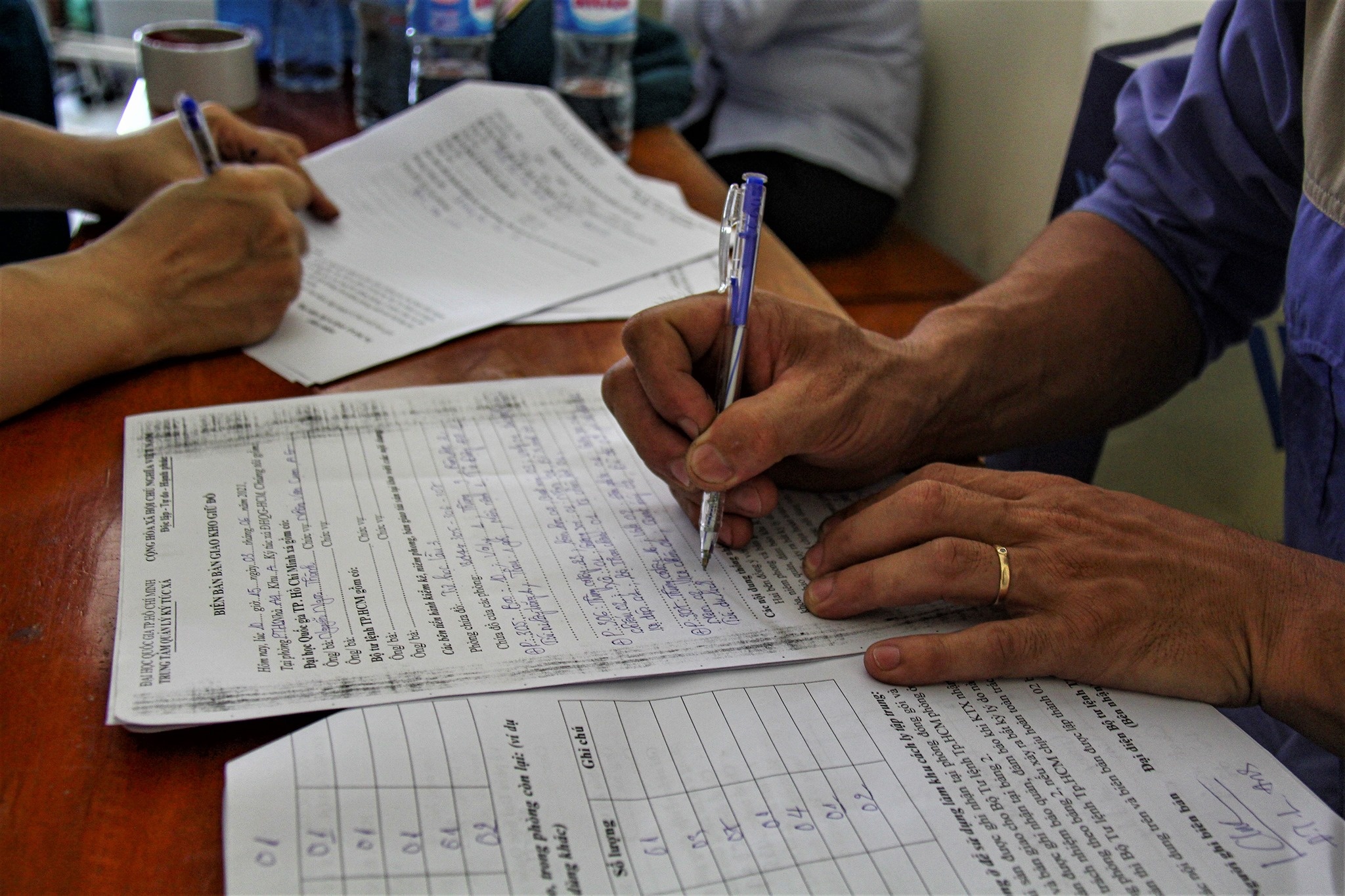 sinh vien gui mi o lai khu cach ly anh 8