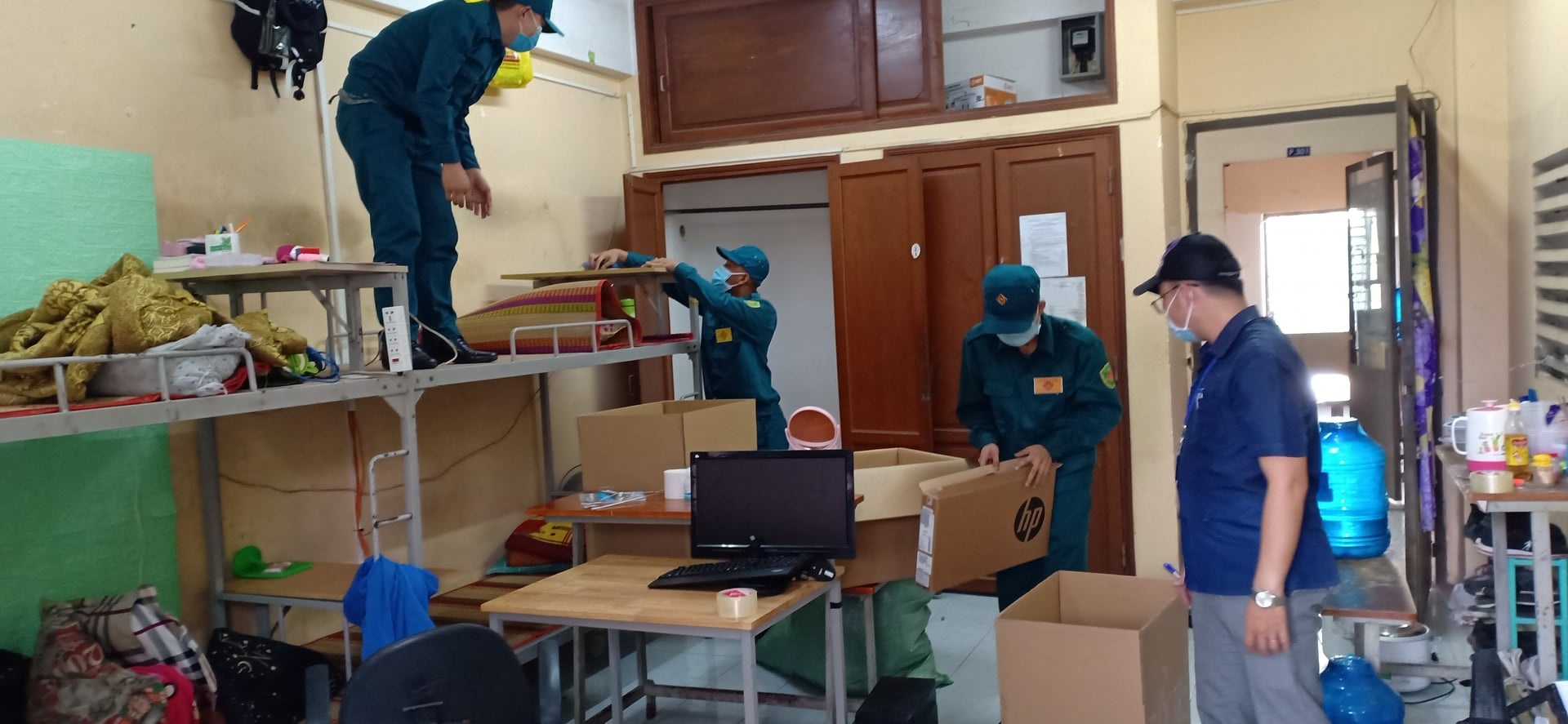 sinh vien gui mi o lai khu cach ly anh 1