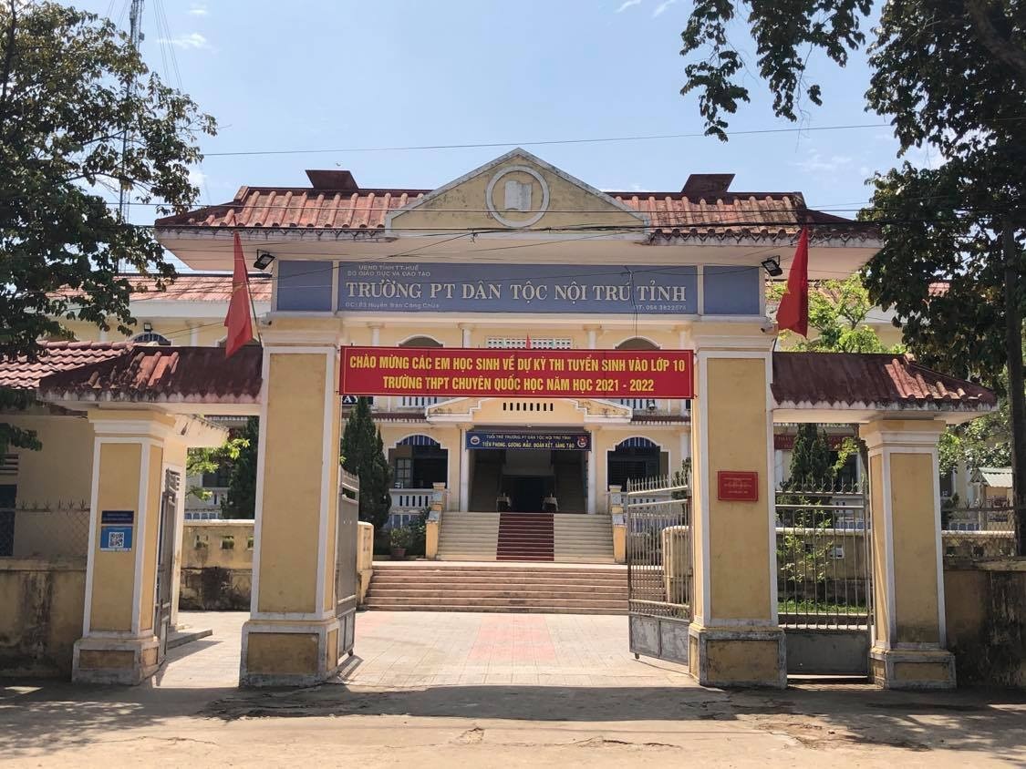 Hue bo tri an o cho thi sinh ngoai tinh anh 2