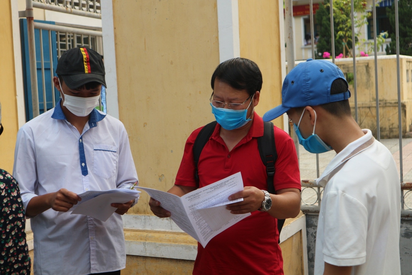 Thua Thien - Hue bo tri an, o mien phi cho thi sinh ngoai tinh hinh anh