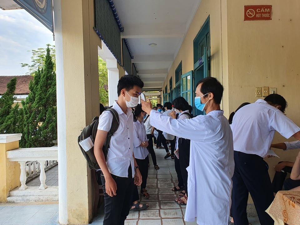 Hue bo tri an o cho thi sinh ngoai tinh anh 5