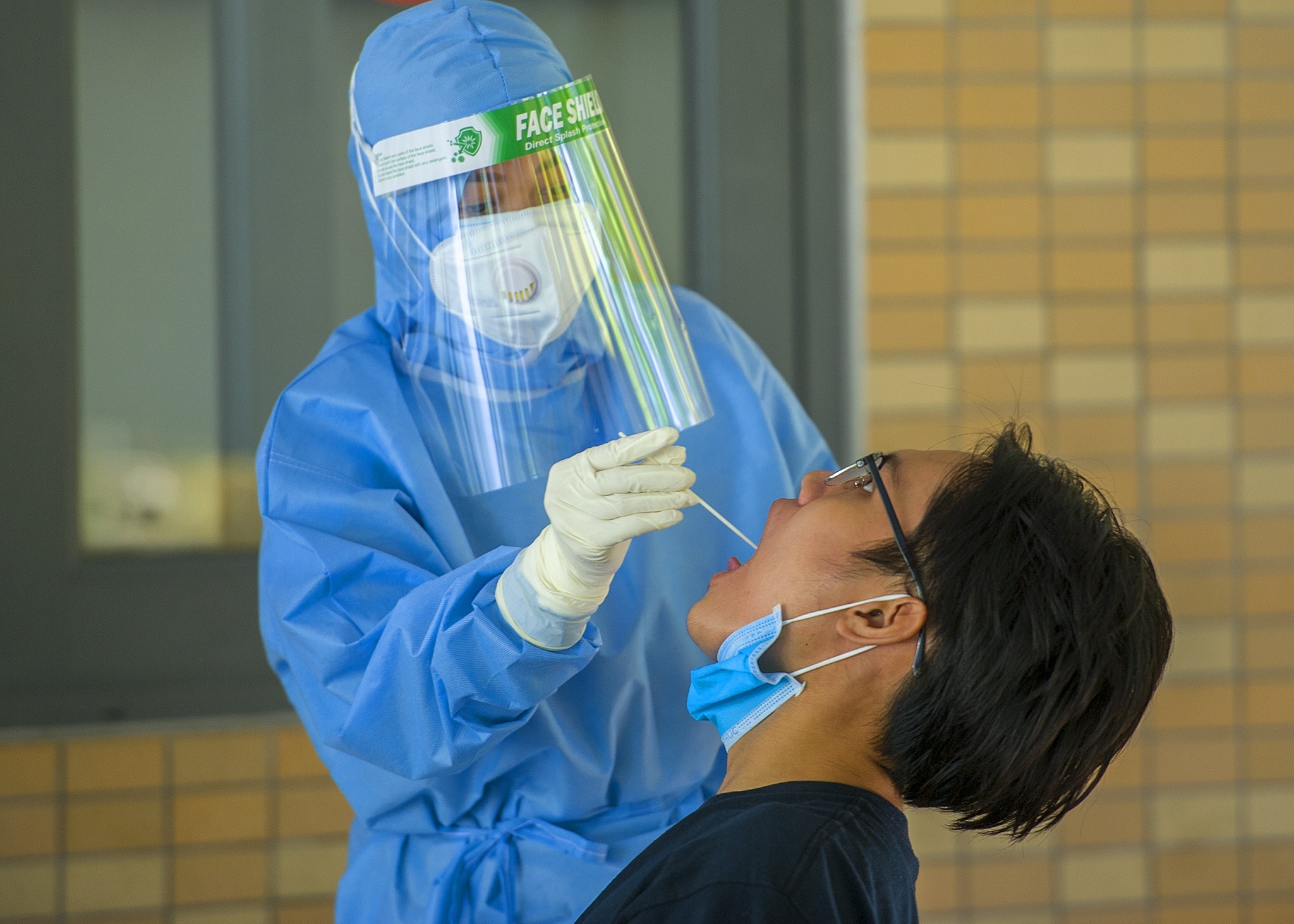 Da Nang xet nghiem Covid-19 cho toan bo thi sinh thi lop 10 hinh anh