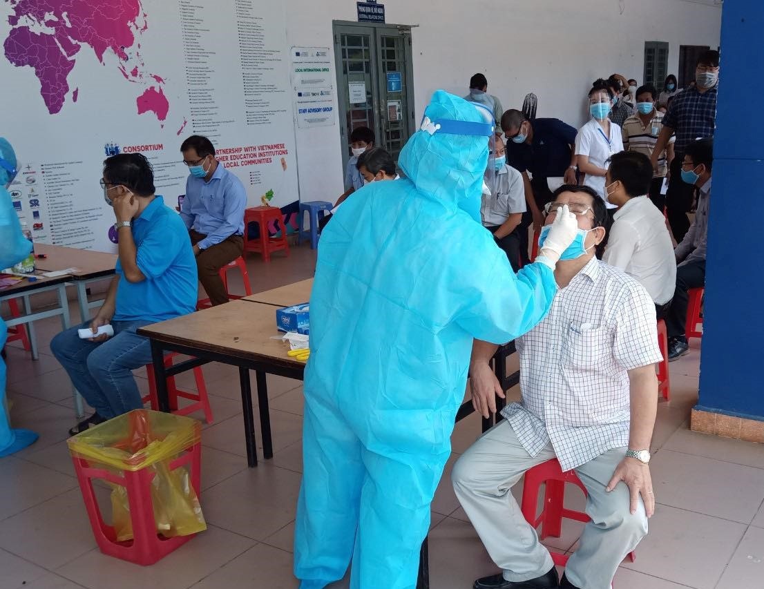 xet nghiem Covid-19 anh 2