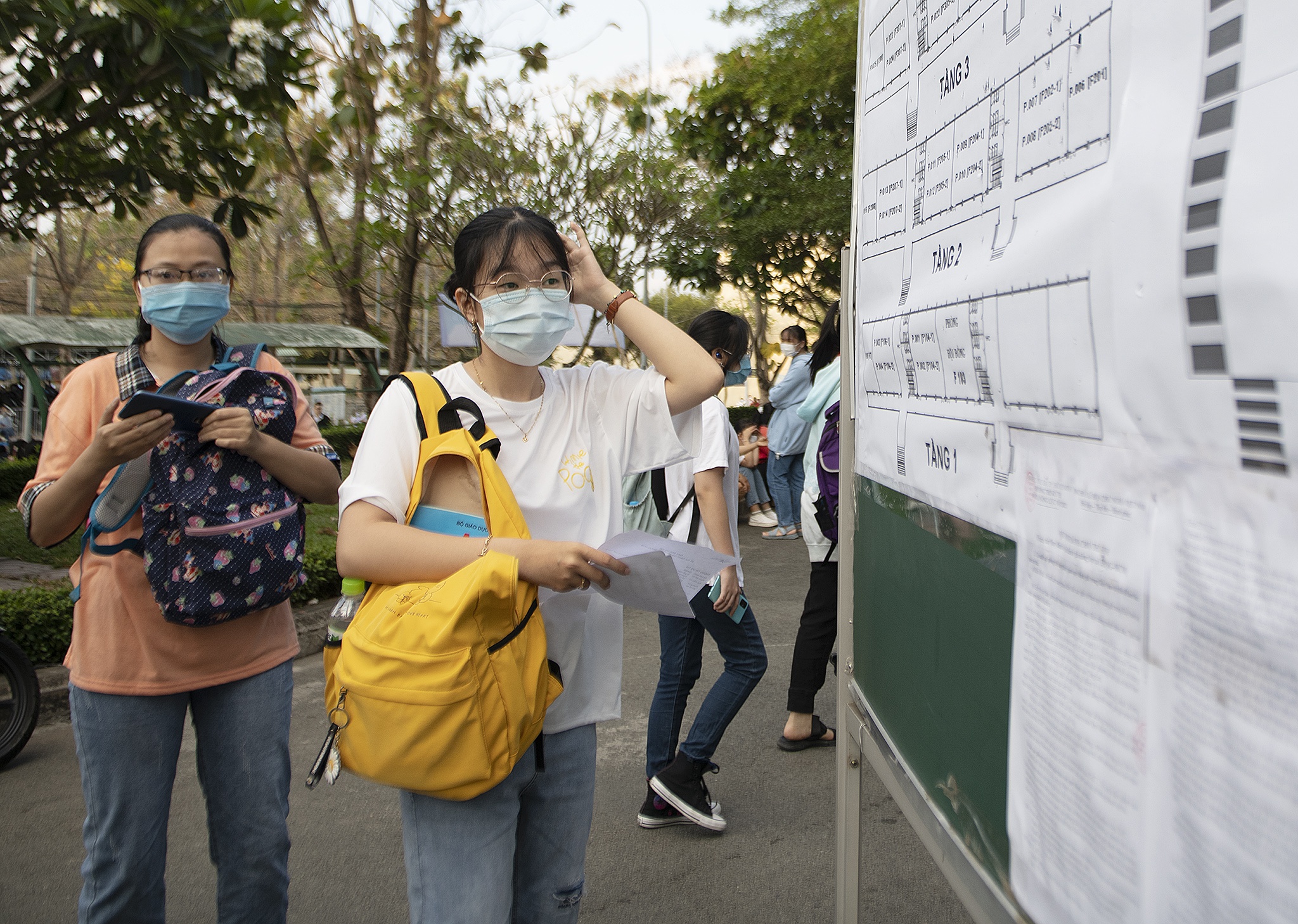 DH Ngan hang TP.HCM cong bo diem chuan xet hoc ba va danh gia nang luc hinh anh