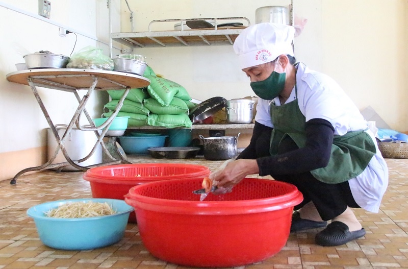 giao vien ho tro khu cach ly anh 3