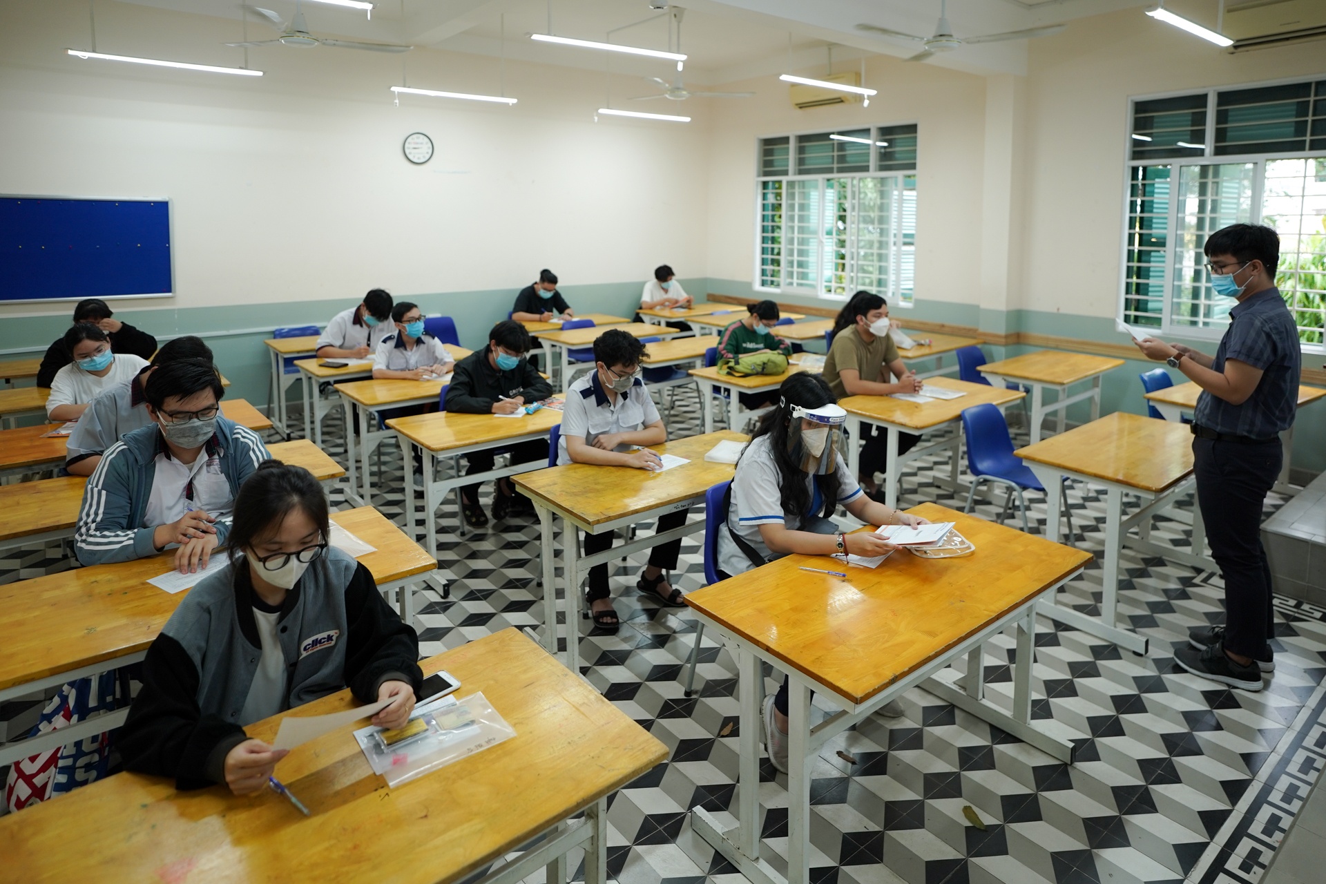 Thi sinh TP.HCM duong tinh nCoV anh 9