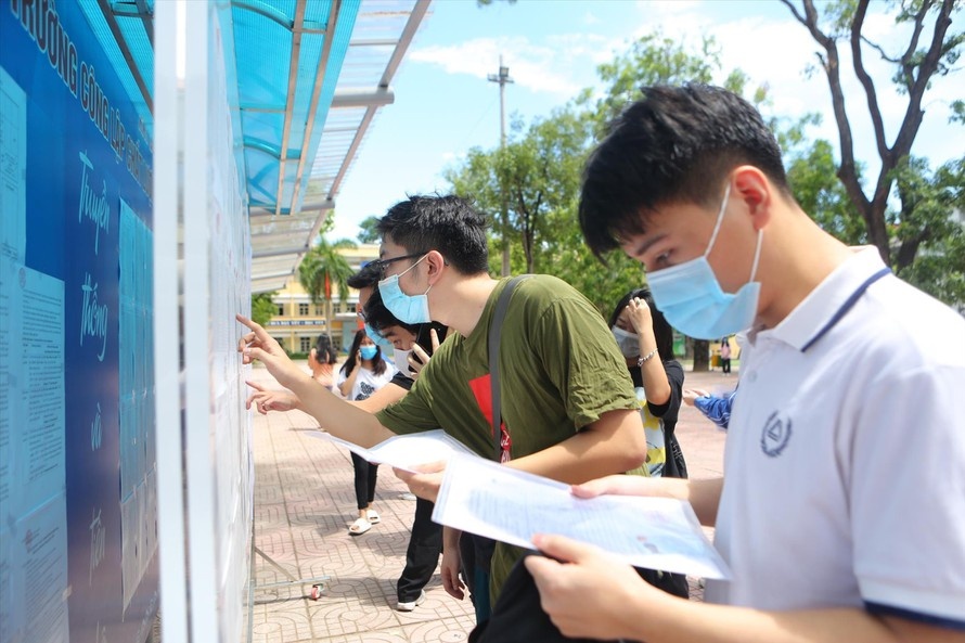 Nhieu dia phuong cham thi xong hinh anh