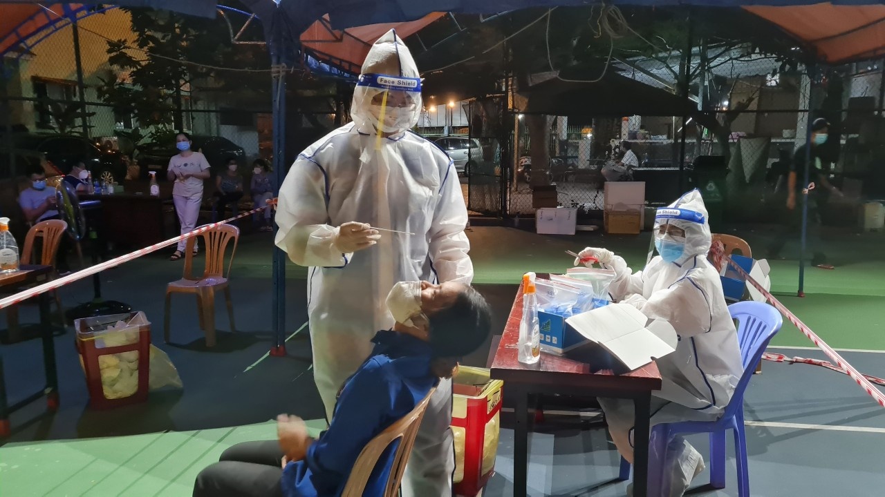 Tinh nguyen ho tro chong dich anh 2