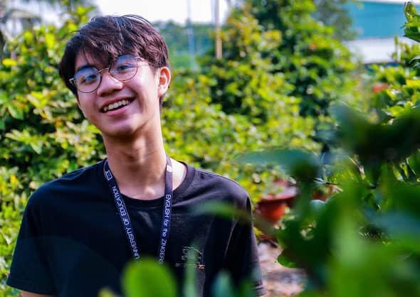 Nam sinh len tieng ve bai van 10 trang phan tich 'Song' gay xon xao hinh anh