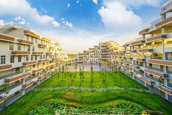 DH FPT tang hoc phi anh 1