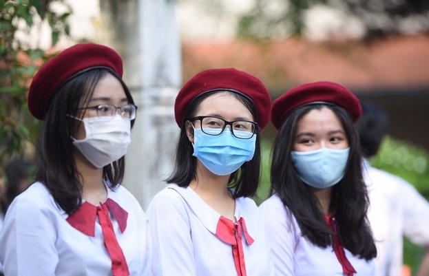 Bac THCS, THPT cua TP.HCM bat dau nam hoc moi tu ngay 1/9 hinh anh