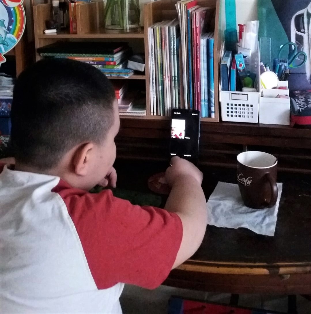 hoc online bang dien thoai anh 1