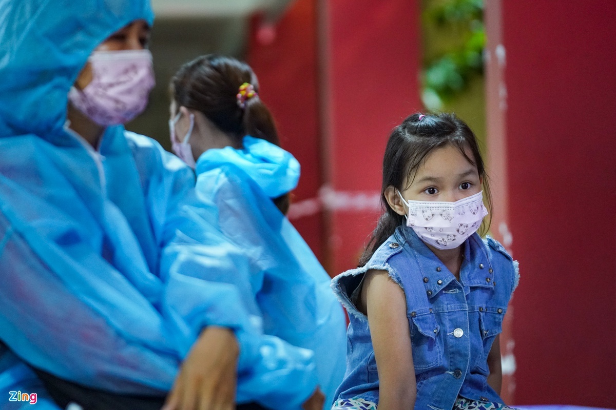 hon 1.500 tre em TP.HCM mo coi sau dai dich anh 1