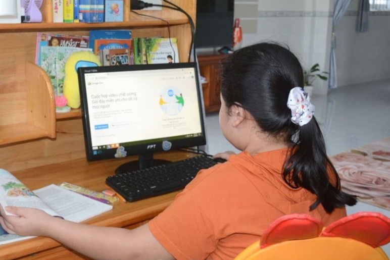 Ly do Ca Mau dung day online o tieu hoc sau mot tuan trien khai hinh anh