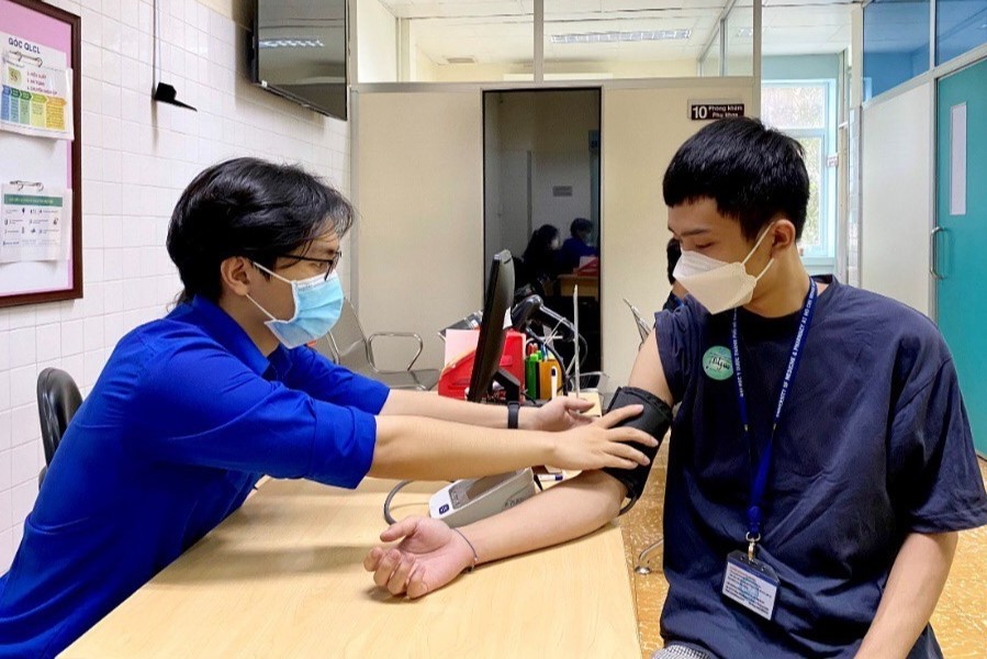 Truong dai hoc chua don sinh vien anh 1