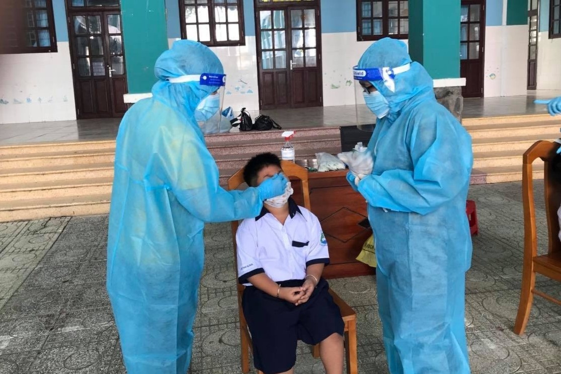 So GD&DT TP.HCM de nghi to chuc day hoc truc tiep o 2 truong hinh anh