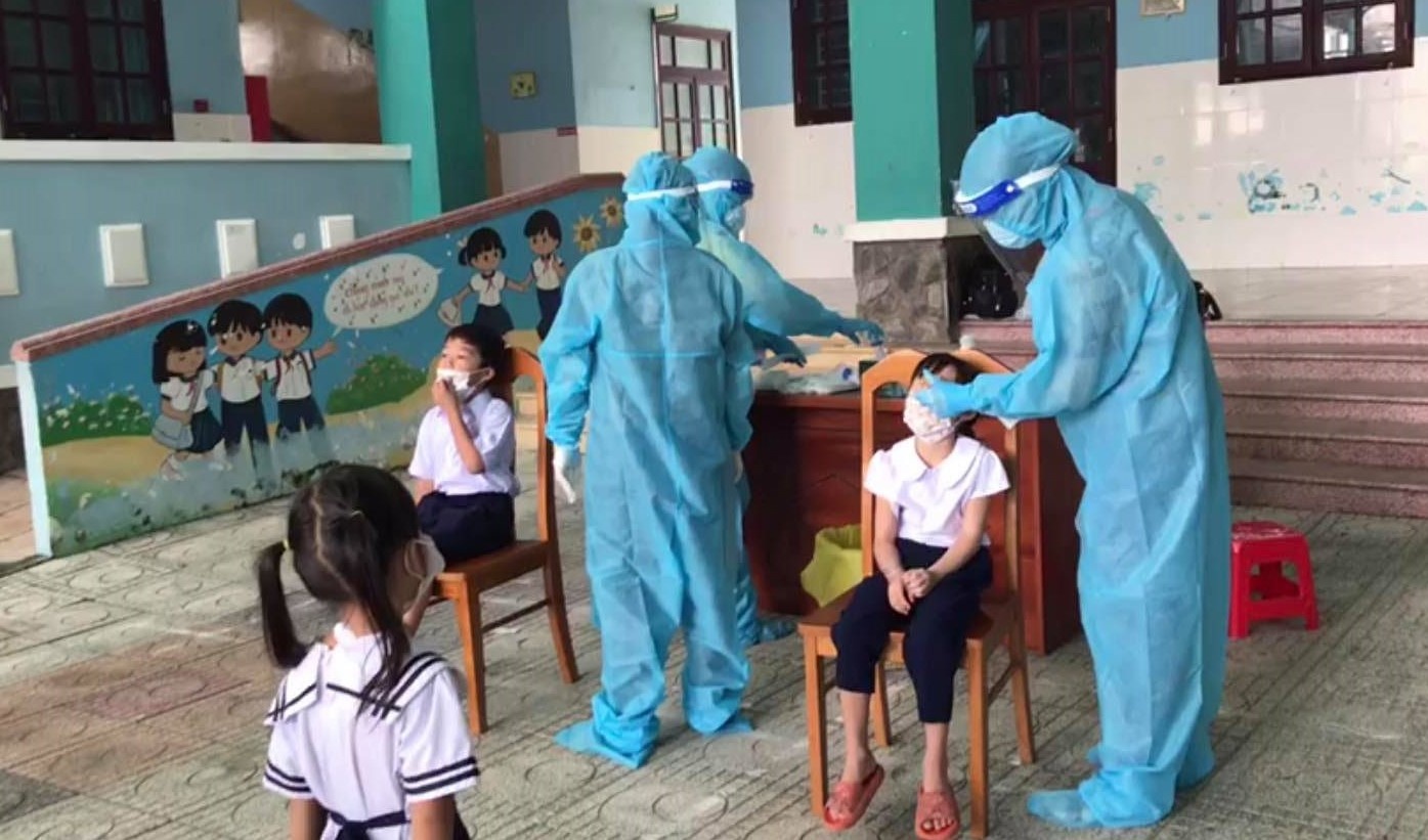 hoc sinh Thanh An tro lai truong anh 1