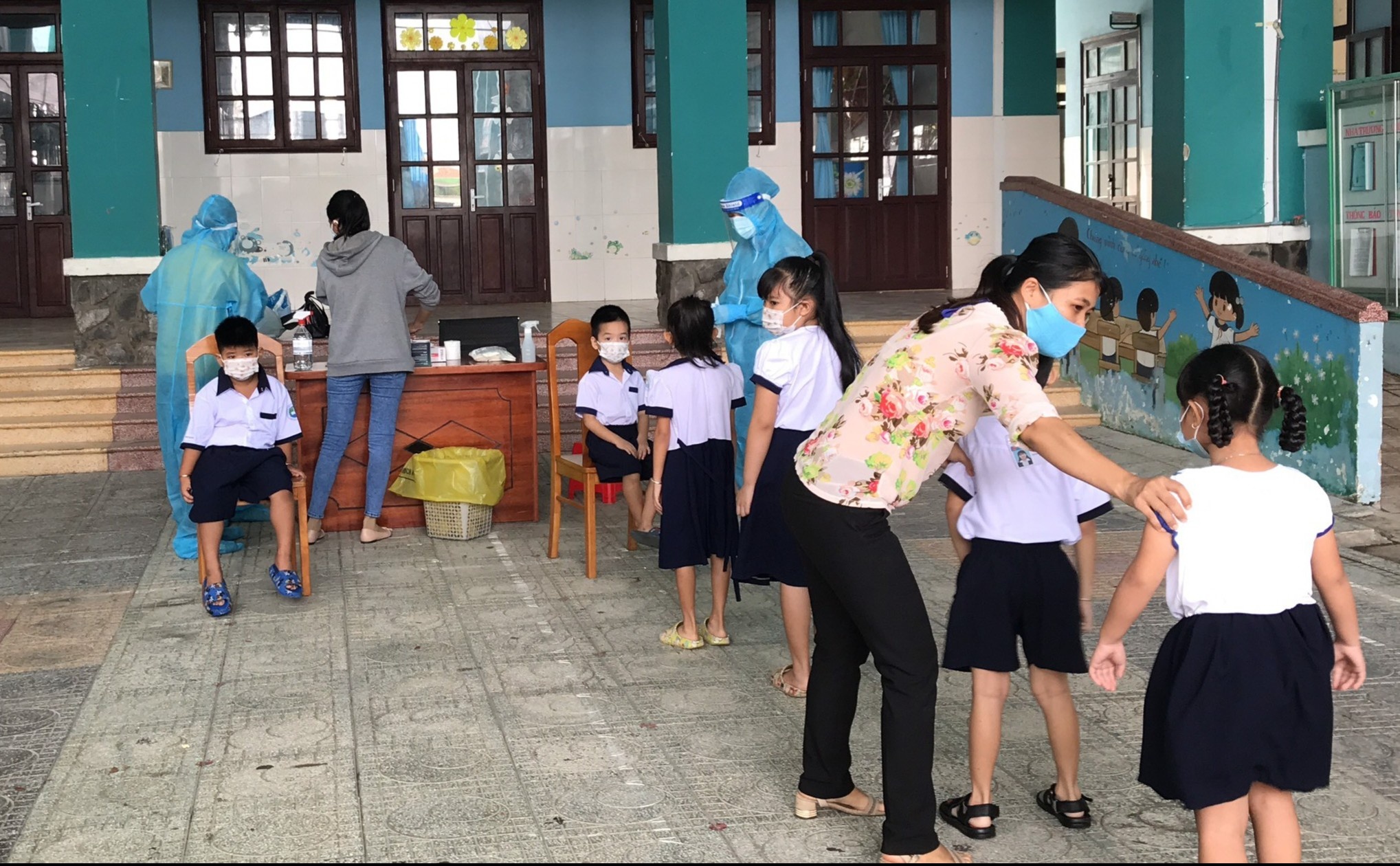 TP.HCM dong y cho hoc sinh xa dao Thanh An toi truong hinh anh