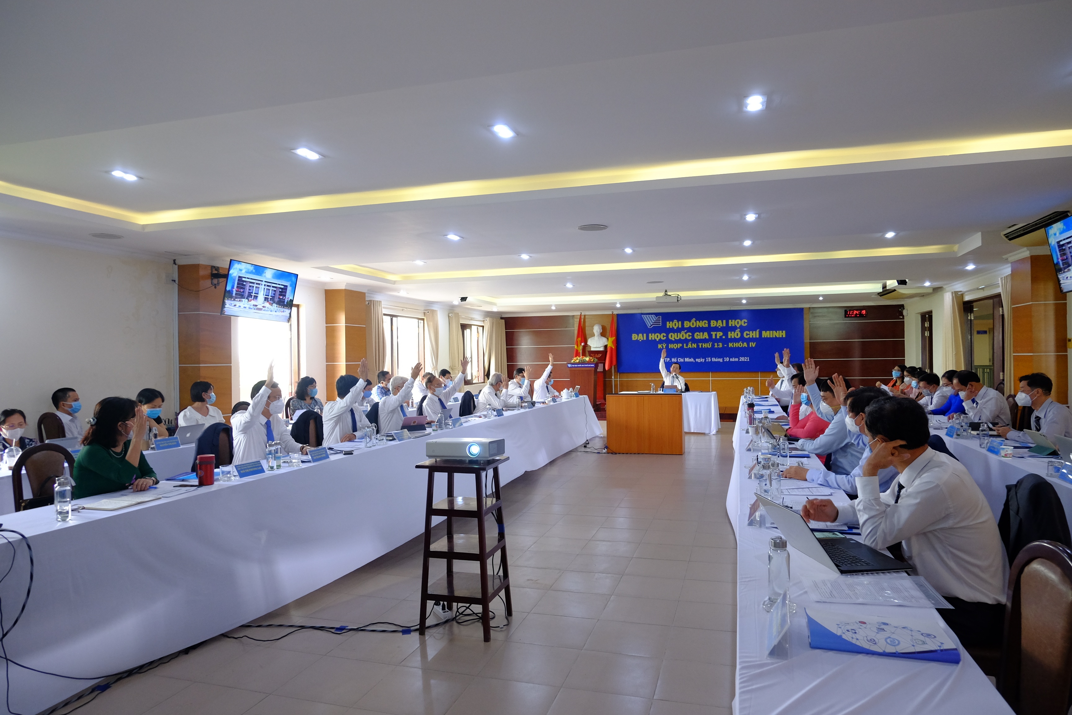 hiệu trưởng ĐH Khoa học Tự nhiên TP.HCM  ảnh 1 hieu truong DH Khoa hoc Tu nhien TP.HCM anh 1