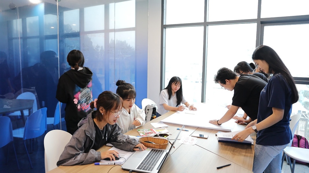 ĐH Kinh tế TP.HCM học trực tiếp ảnh 1 DH Kinh te TP.HCM hoc truc tiep anh 1