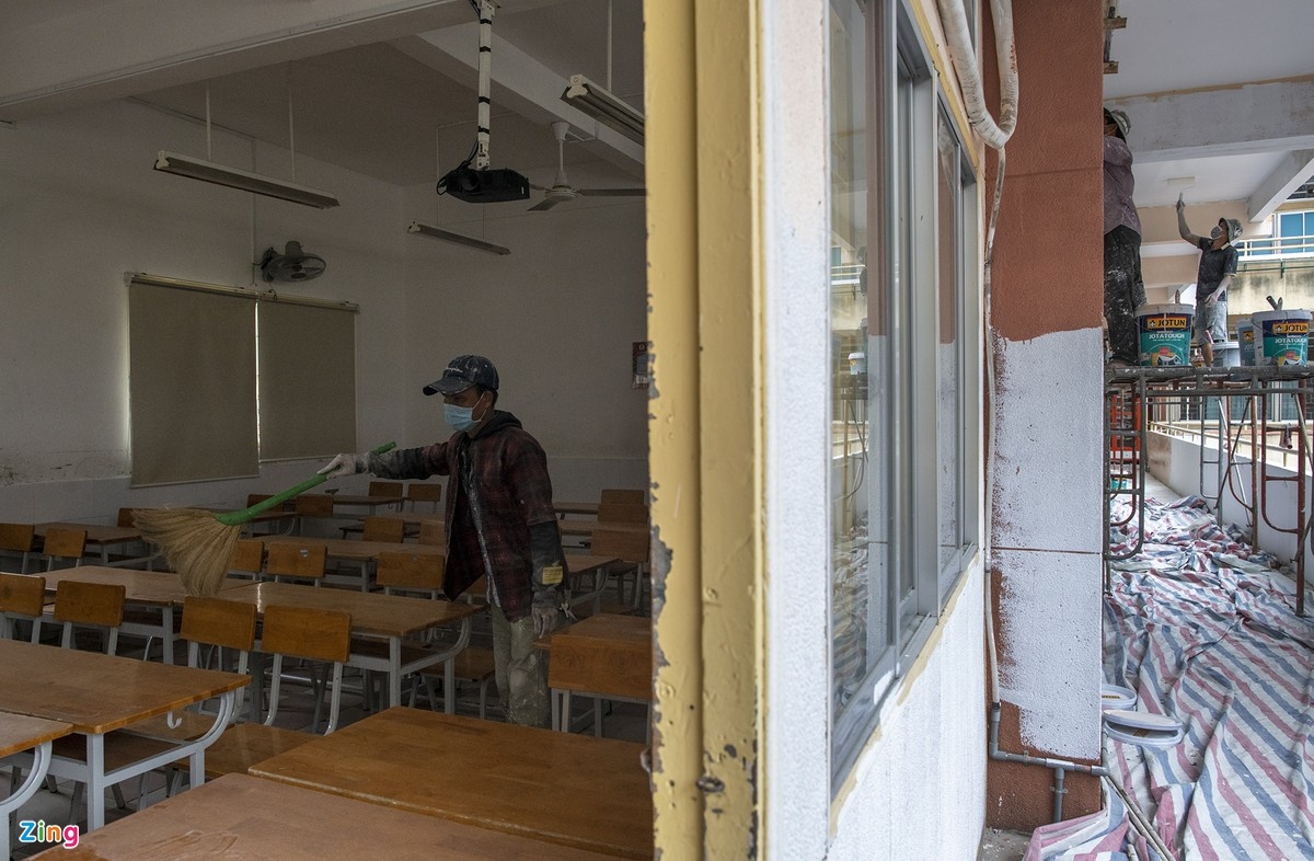 hoc sinh lop 1 di hoc anh 2