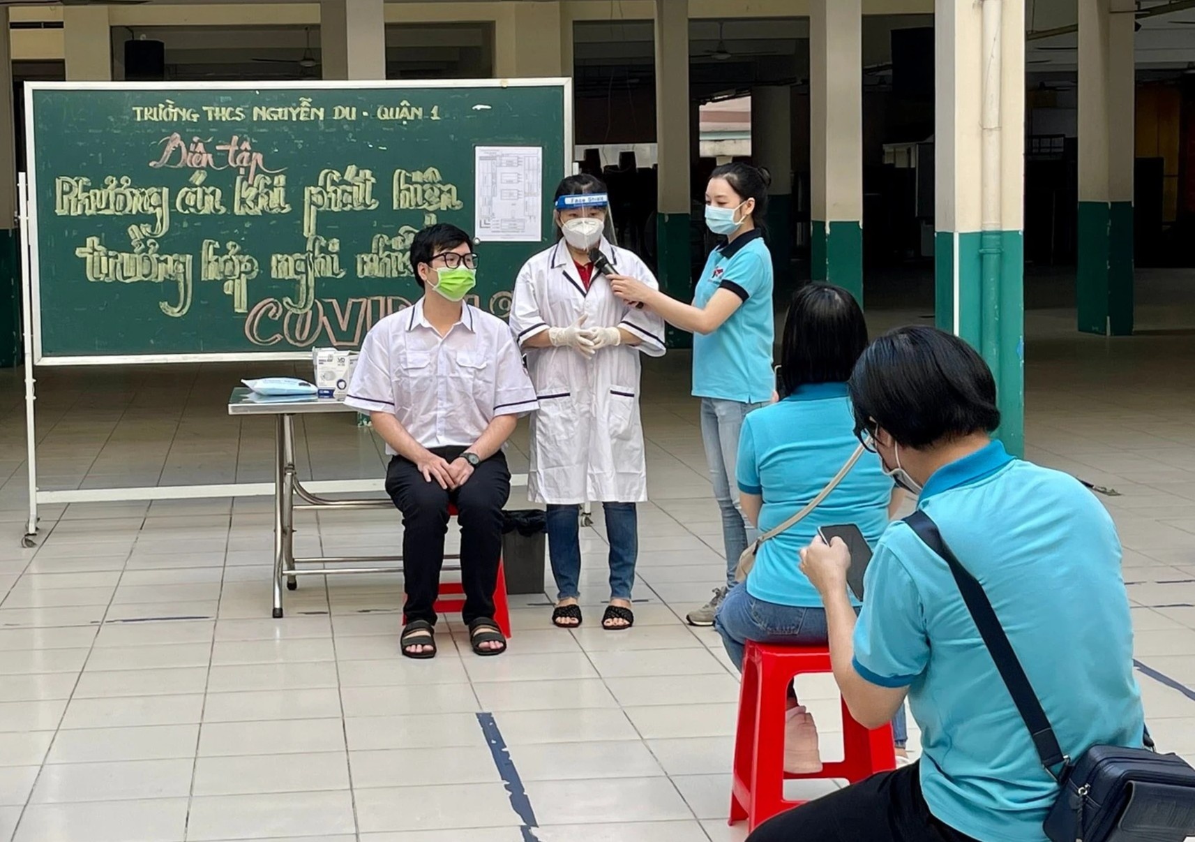 hoc sinh TP.HCM den truong anh 2