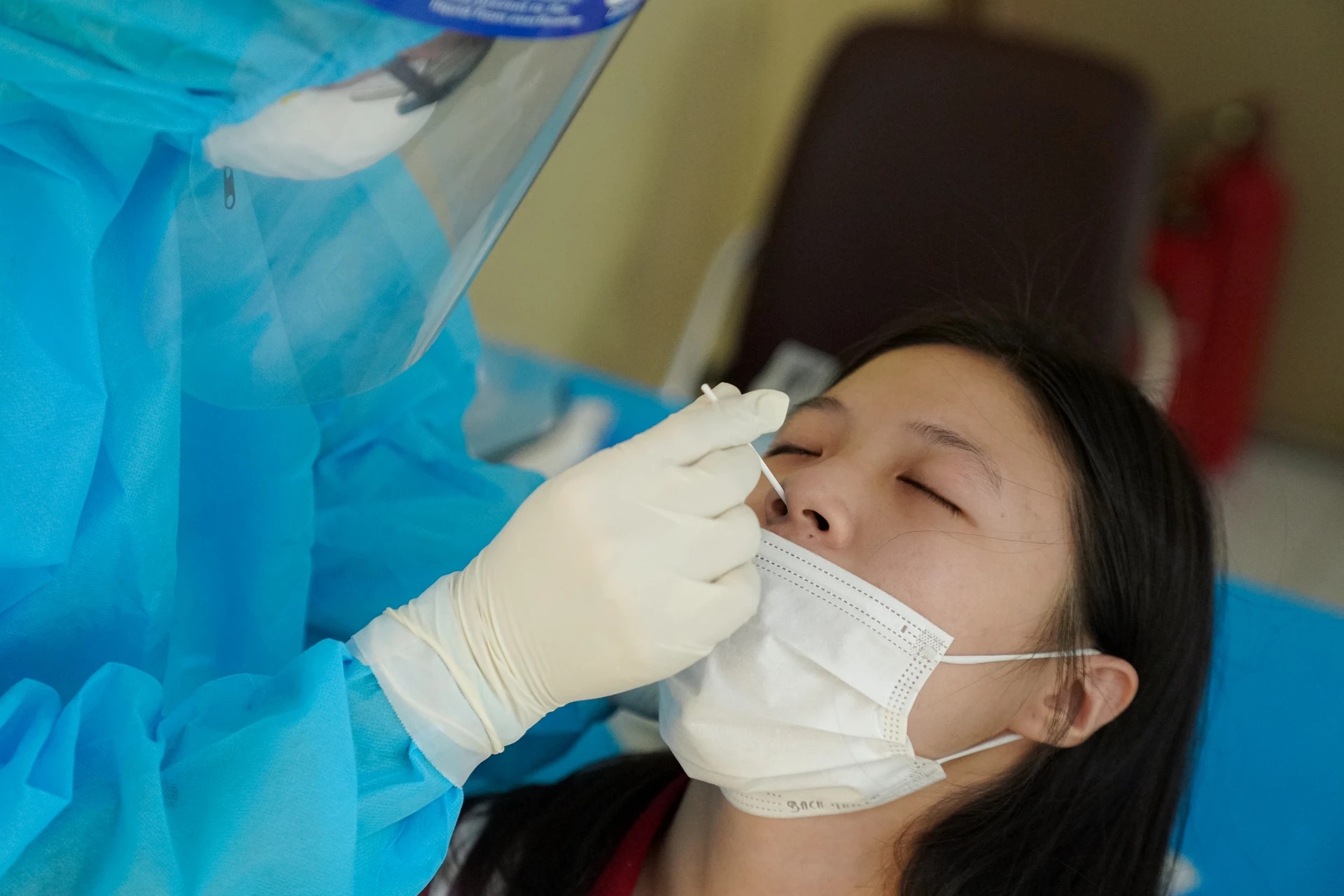 De xuat ho tro kit test nhanh Covid-19 cho truong hoc o TP.HCM hinh anh