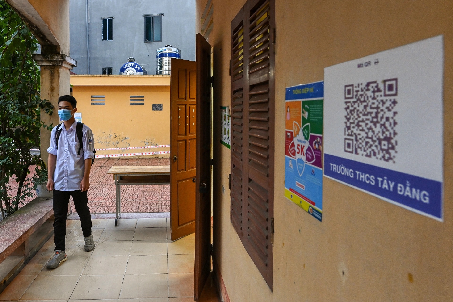 quan Hai Ba Trung dong cua truong anh 1