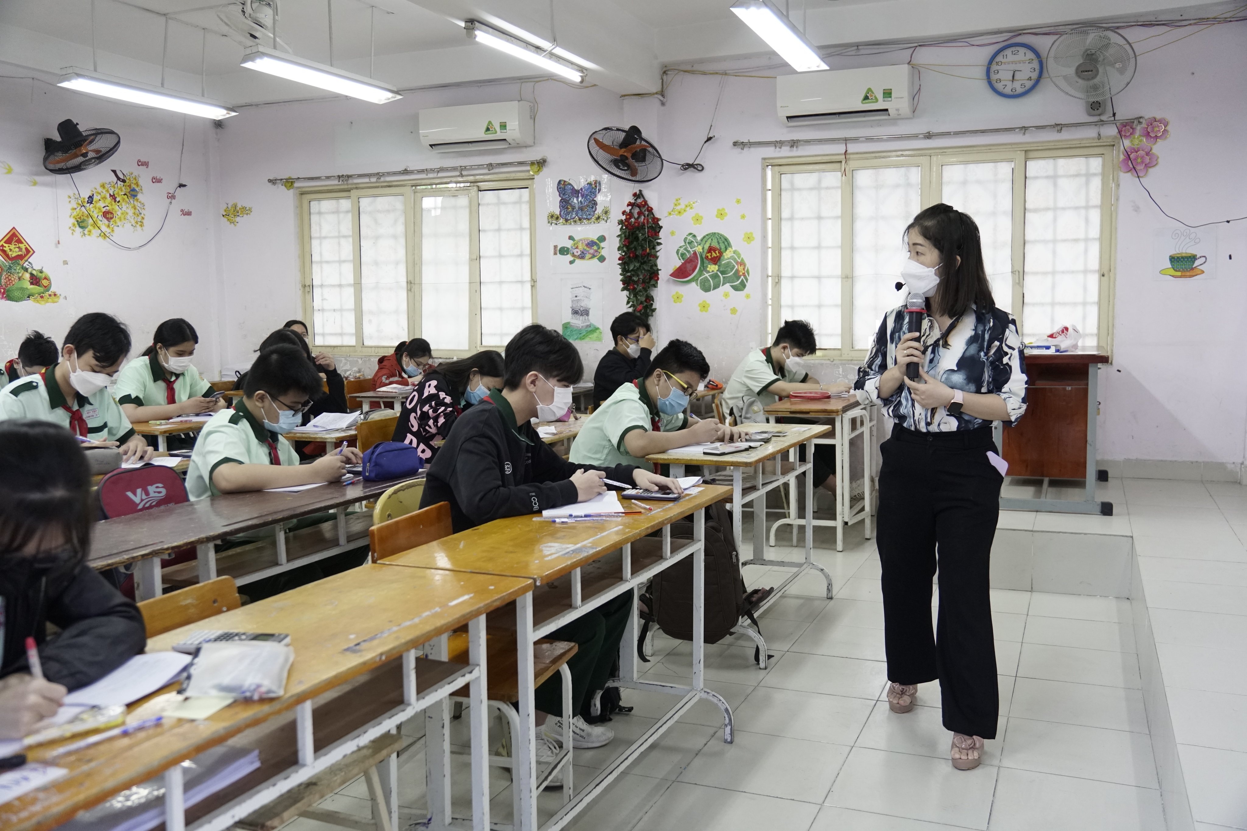 Hoc sinh TP.HCM den truong anh 1