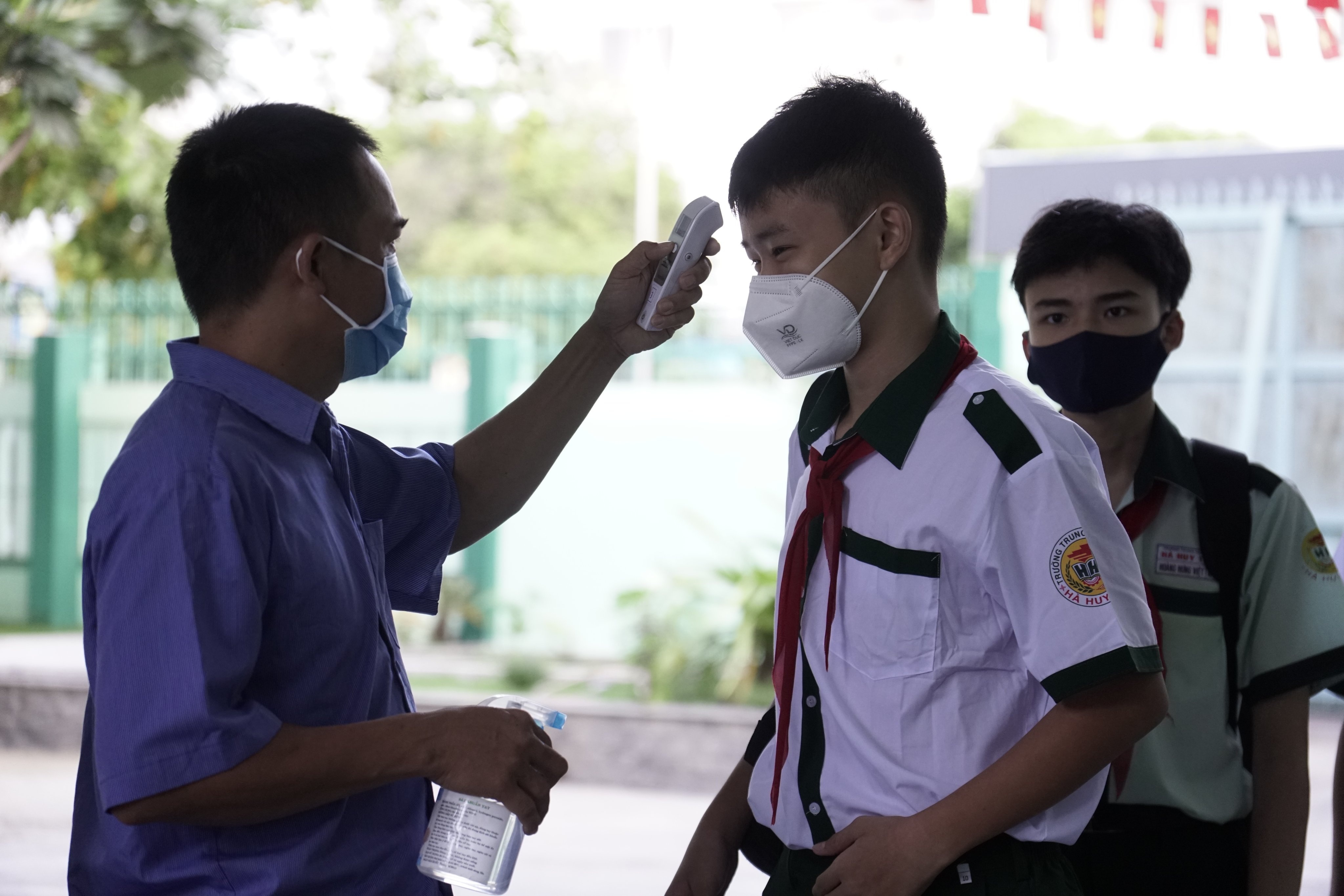 Hoc sinh TP.HCM den truong anh 2