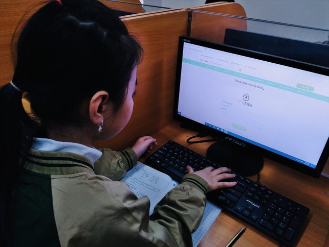 Kiem tra dinh ky lop 1, 2 o Ha Noi: Khong bat buoc truc tiep hinh anh