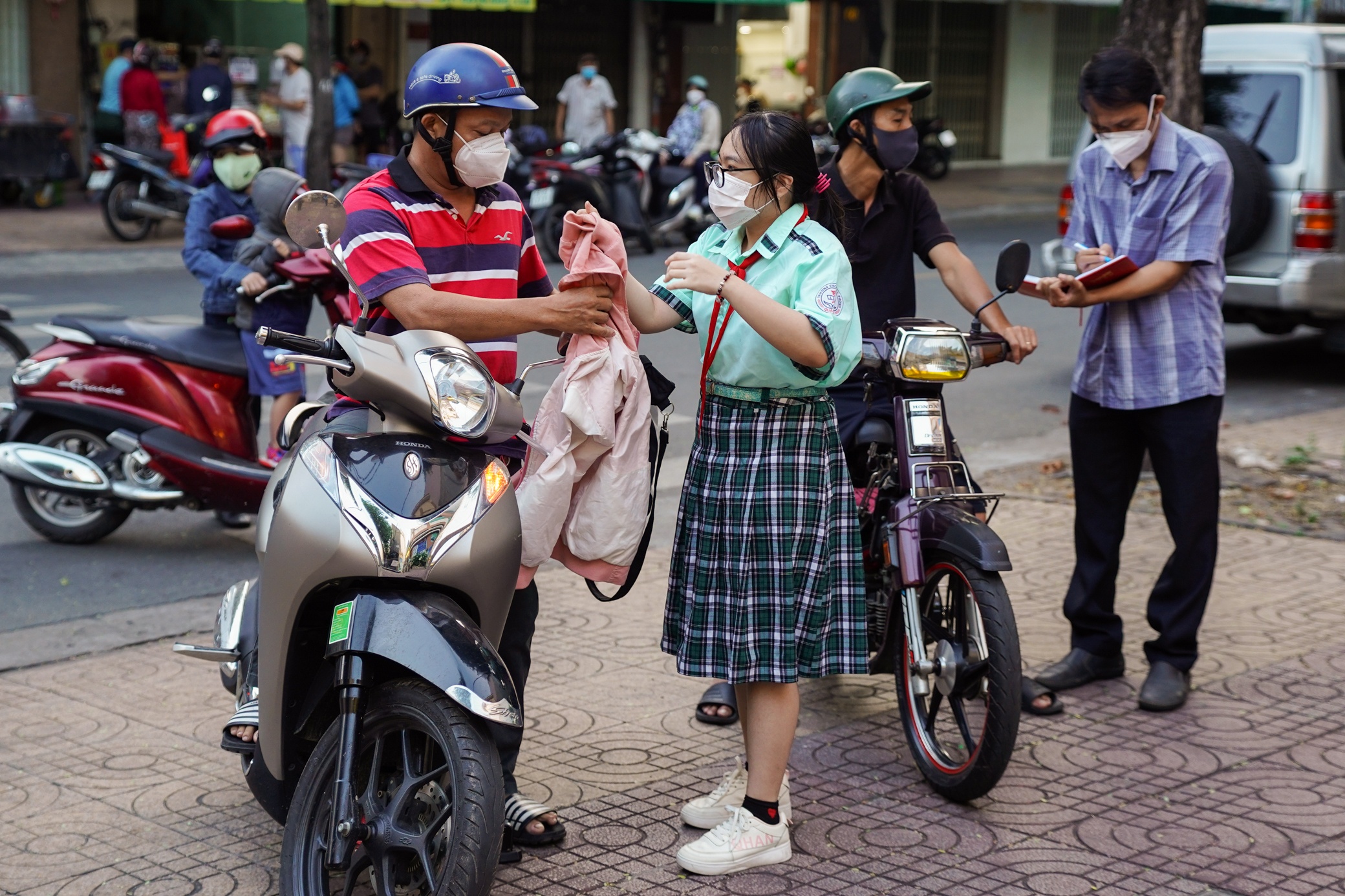 truong hoc mo lai ban tru anh 2