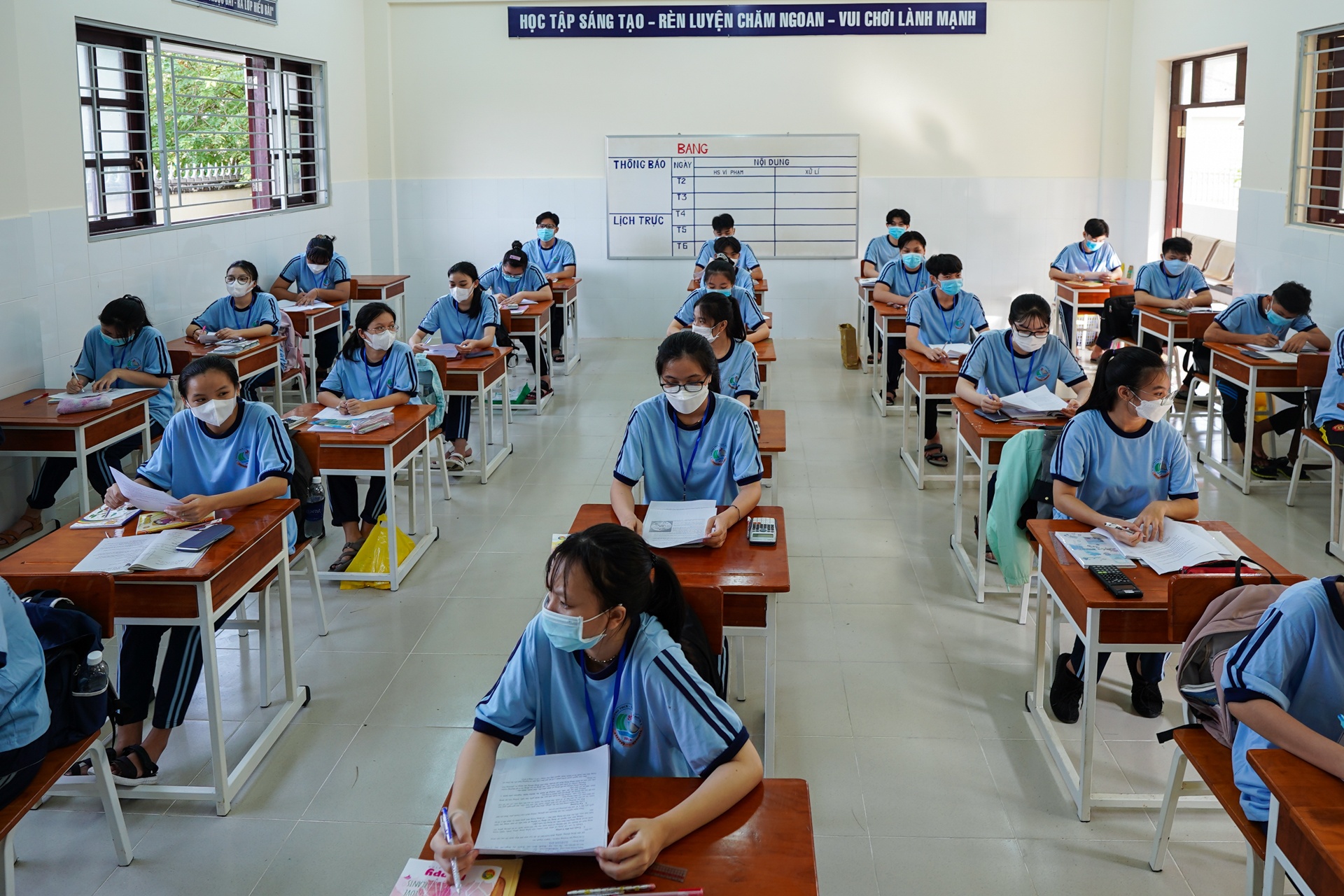 truong hoc mo lai ban tru anh 1