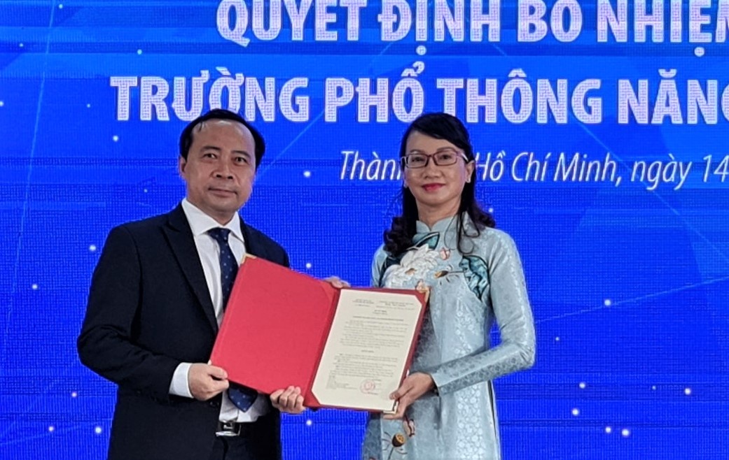 truong Pho thong nang khieu TP.HCM anh 1