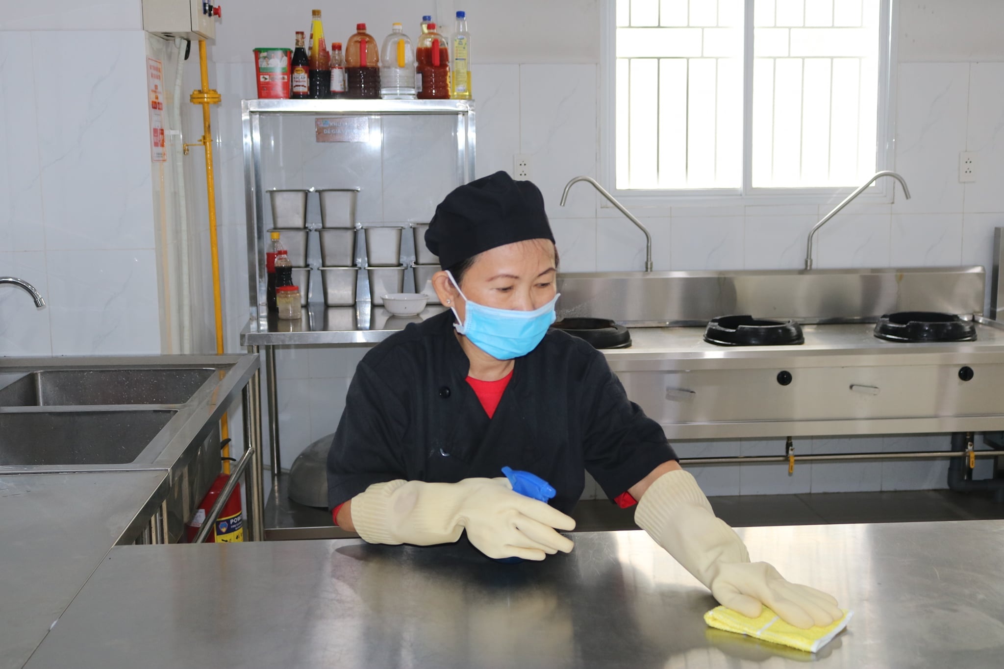 truong mam non tuyen giao vien anh 2