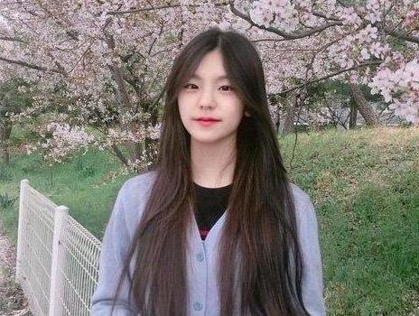 Truoc khi la nu idol noi tieng nhat Han Quoc, Yeji trong the nao? hinh anh