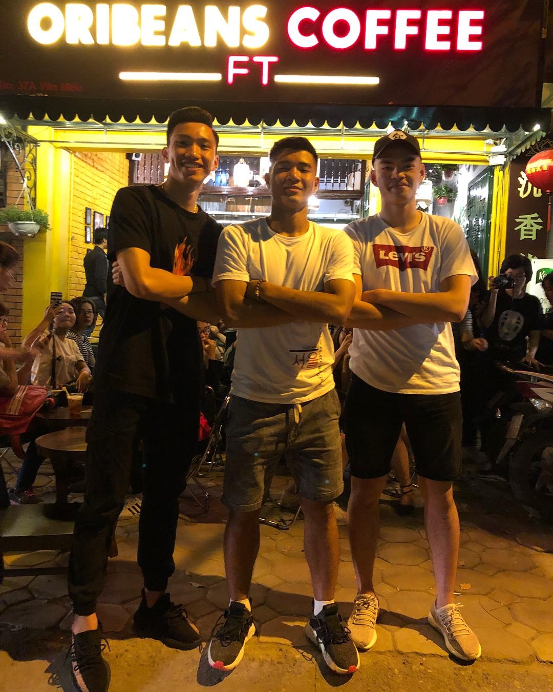 thoi trang cua Doan Van Hau truoc va sau khi noi anh 6