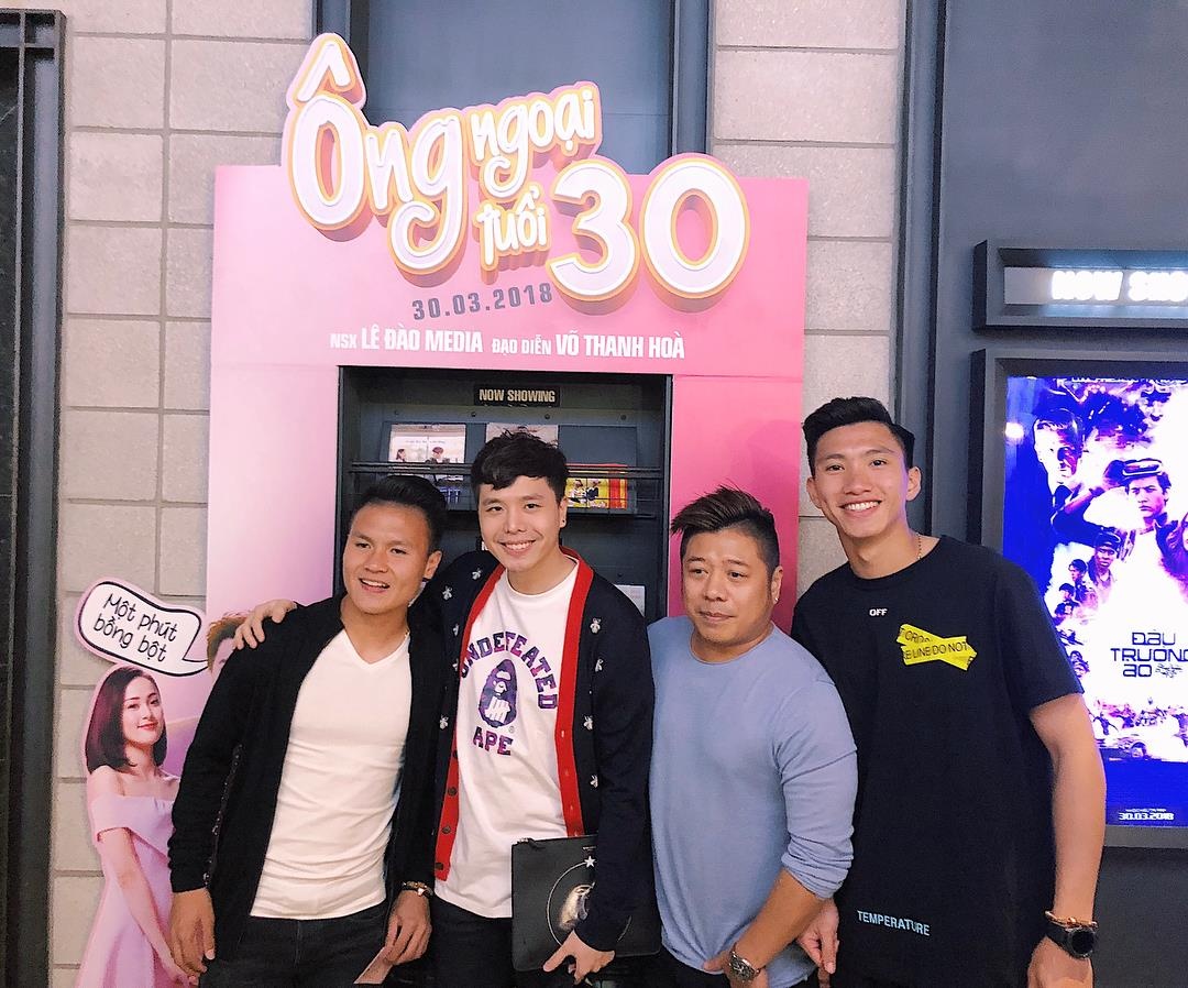 thoi trang cua Doan Van Hau truoc va sau khi noi anh 7